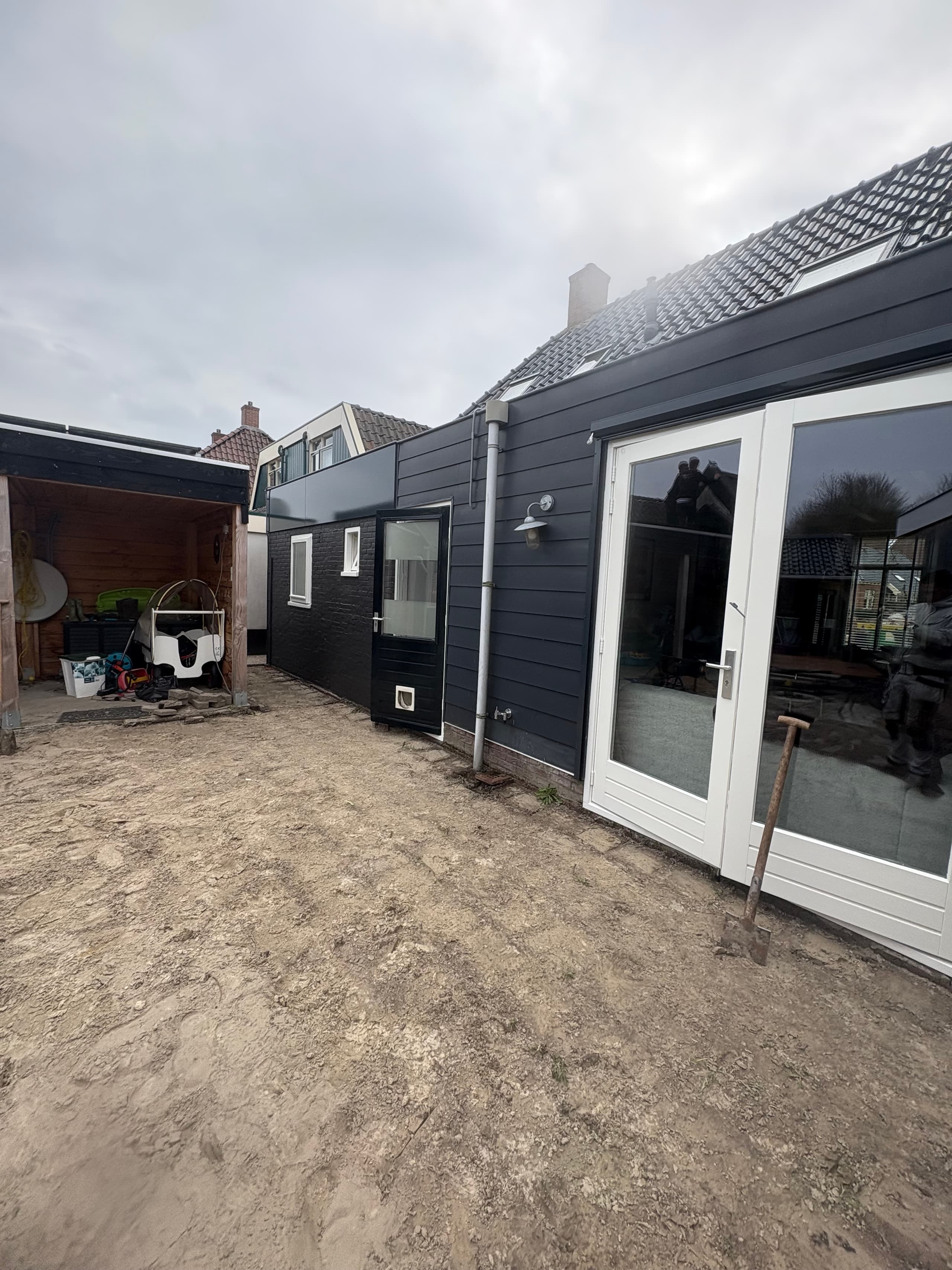 Buitenschilderwerk in Grypskerk in Grypskerk - foto 4